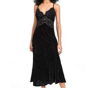 NEW FARM Rio Black Richelieu Velvet Slip Dress Adjustable Straps Lace Size XL